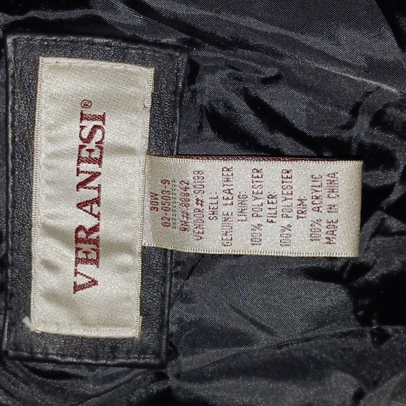 Veranesi size 30w woman's leather jacket  never worn all black in color. - Picture 2 of 5